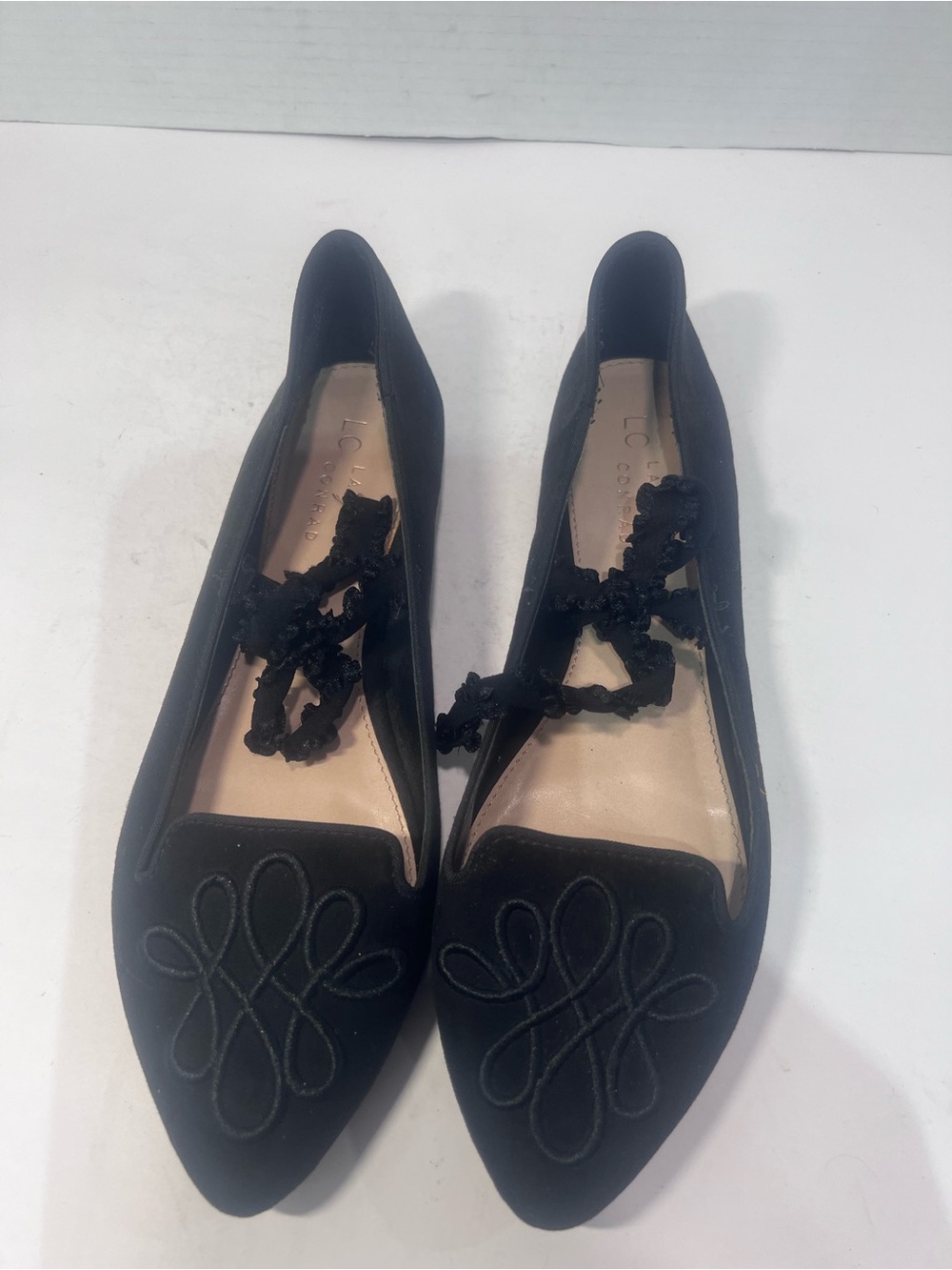 LC Lauren Conrad Black Pointed Toe Embroidered Flats